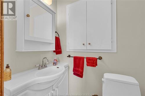 1352 Road 5 East, Kingsville, ON - Indoor Photo Showing Bathroom