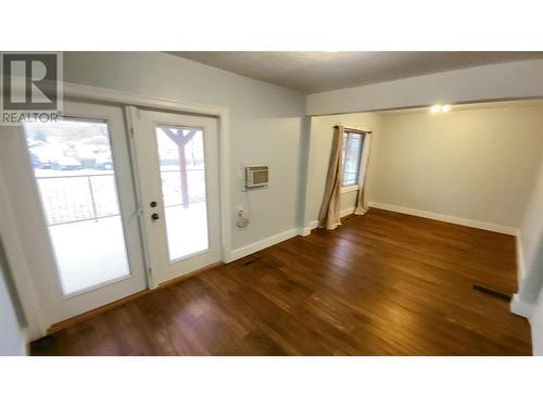 Primary Bedroom - 5870 Okanagan Street, Oliver, BC - Indoor Photo Showing Other Room