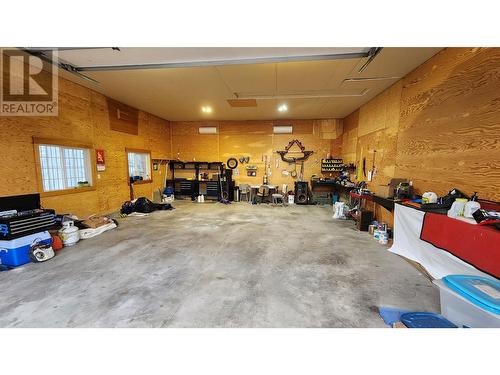 Garage - 5870 Okanagan Street, Oliver, BC - Indoor Photo Showing Garage