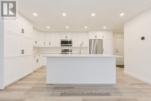 302 - 99B Farley Road, Centre Wellington (Fergus), ON - Indoor Photo Showing Kitchen