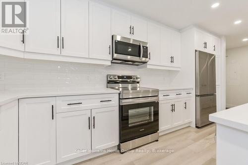 302 - 99B Farley Road, Centre Wellington (Fergus), ON - Indoor Photo Showing Kitchen