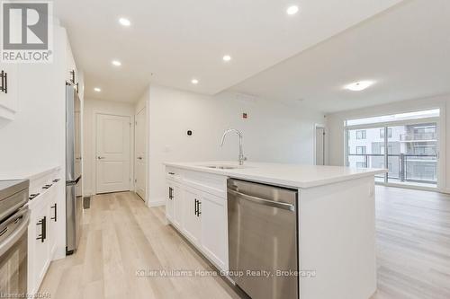 302 - 99B Farley Road, Centre Wellington (Fergus), ON - Indoor Photo Showing Kitchen