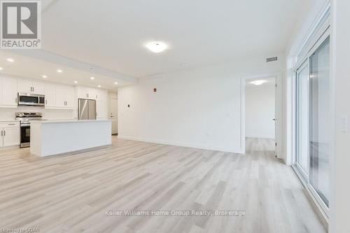 302 - 99B Farley Road, Centre Wellington (Fergus), ON - Indoor Photo Showing Kitchen