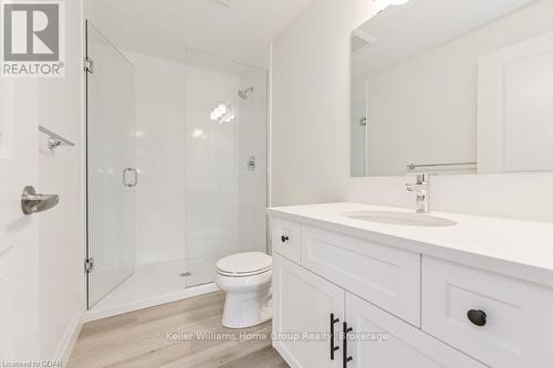 302 - 99B Farley Road, Centre Wellington (Fergus), ON - Indoor Photo Showing Bathroom