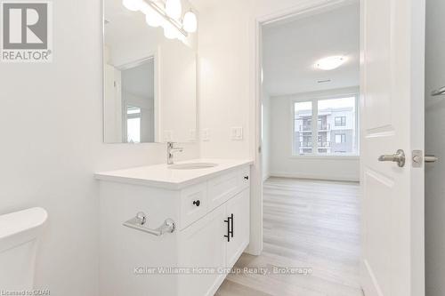 302 - 99B Farley Road, Centre Wellington (Fergus), ON - Indoor Photo Showing Bathroom