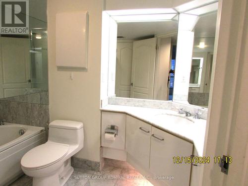 3306 - 38 Elm Street, Toronto, ON - Indoor Photo Showing Bathroom