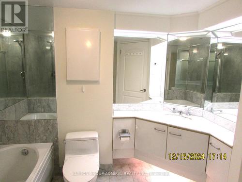 3306 - 38 Elm Street, Toronto, ON - Indoor Photo Showing Bathroom