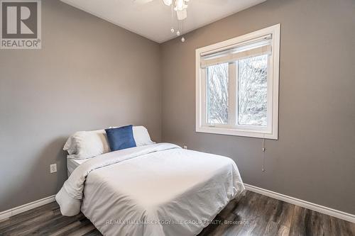 2501 Holiday Way, Innisfil, ON - Indoor Photo Showing Bedroom