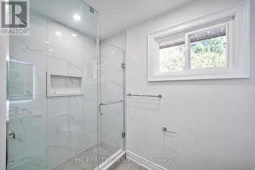 15 Willowgate Drive, Markham, ON - Indoor Photo Showing Bathroom