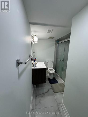 30 Stedford Crescent, Brampton, ON - Indoor Photo Showing Bathroom