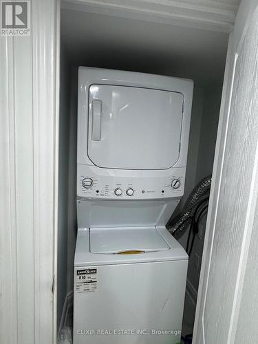 30 Stedford Crescent, Brampton, ON - Indoor Photo Showing Laundry Room