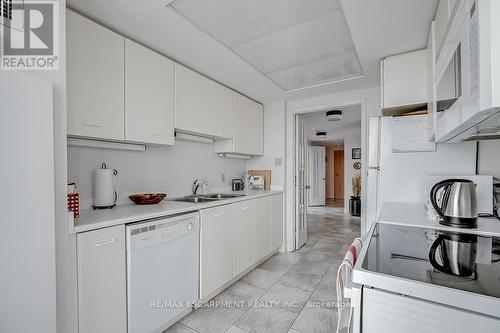 1001 - 415 Locust Street, Burlington, ON - Indoor Photo Showing Kitchen With Double Sink