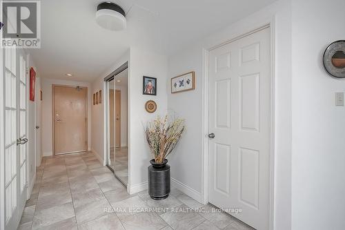 1001 - 415 Locust Street, Burlington, ON - Indoor Photo Showing Other Room