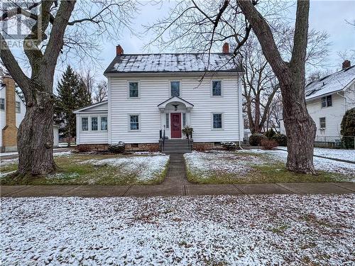 View of colonial home - 166 North Street, Fort Erie, ON - Outdoor