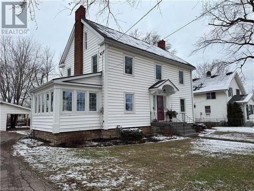 View of colonial home - 166 North Street, Fort Erie, ON - Outdoor With Facade