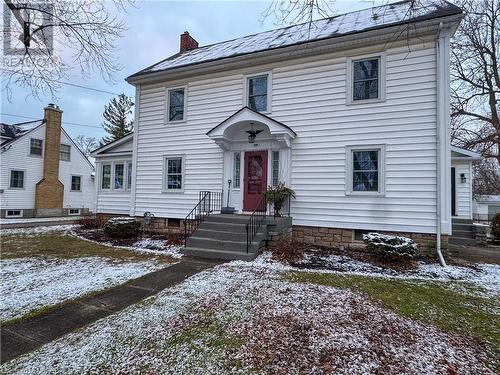 View of colonial house - 166 North Street, Fort Erie, ON - Outdoor With Facade