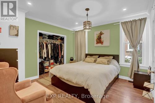 4774 Saint Clair Avenue, Niagara Falls, ON - Indoor Photo Showing Bedroom