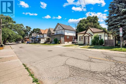 4774 Saint Clair Avenue, Niagara Falls, ON - Outdoor