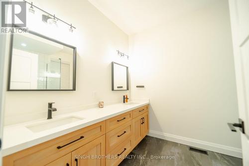 207 Gibbons Street, Norfolk, ON - Indoor Photo Showing Bathroom