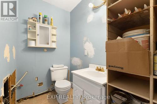 174 Hwy 7A Road, Kawartha Lakes, ON - Indoor Photo Showing Bathroom