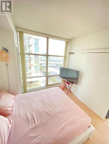 505 - 9 Spadina Avenue, Toronto, ON - Indoor Photo Showing Bedroom