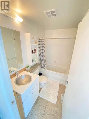 505 - 9 Spadina Avenue, Toronto, ON - Indoor Photo Showing Bathroom