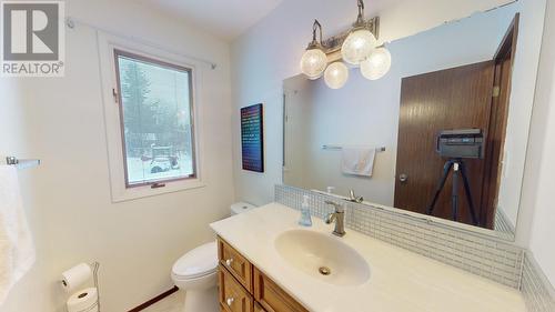 9311 114A Avenue, Fort St. John, BC - Indoor Photo Showing Bathroom