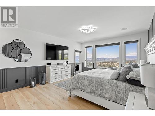 750 Kuipers Crescent, Kelowna, BC - Indoor Photo Showing Bedroom