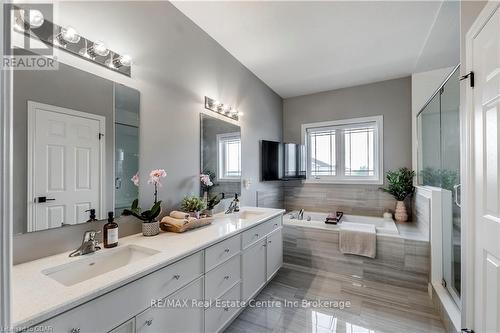 49 Keating Street, Guelph (Grange Hill East), ON - Indoor Photo Showing Bathroom