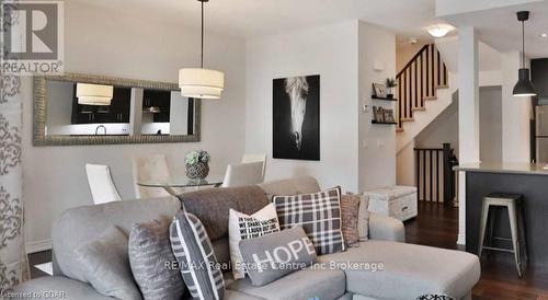 6 - 77 Diana Avenue, Brantford, ON - Indoor Photo Showing Living Room