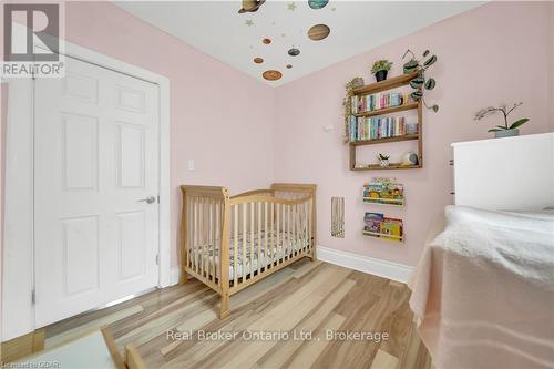 42 Mccormick Street, Welland (769 - Prince Charles), ON - Indoor Photo Showing Bedroom