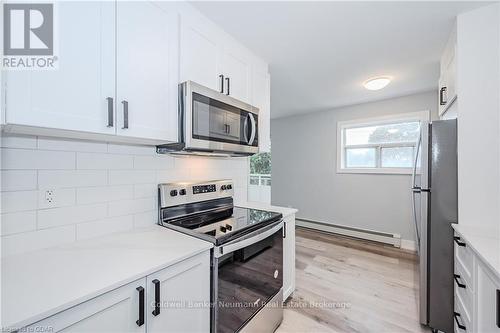 204 - 10 Glenbrook Drive, Guelph (Waverley), ON - Indoor Photo Showing Kitchen With Upgraded Kitchen