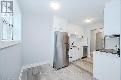 204 - 10 Glenbrook Drive, Guelph (Waverley), ON - Indoor Photo Showing Kitchen