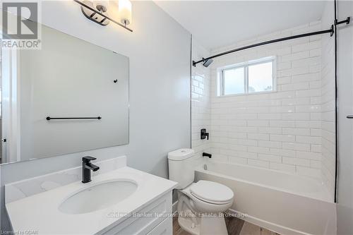 204 - 10 Glenbrook Drive, Guelph (Waverley), ON - Indoor Photo Showing Bathroom