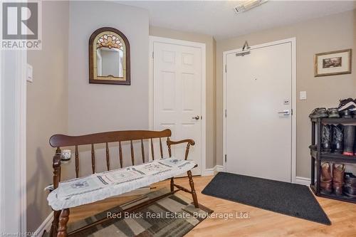 207 - 6492 Gerrie Road, Centre Wellington (Elora/Salem), ON - Indoor Photo Showing Bedroom