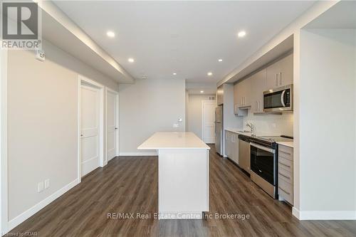 1411 - 15 Queen Street S, Hamilton (Strathcona), ON - Indoor Photo Showing Kitchen