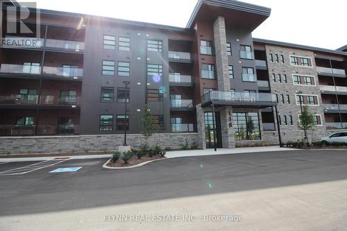 104 - 118 Summersides Boulevard, Pelham, ON - Outdoor With Balcony With Facade