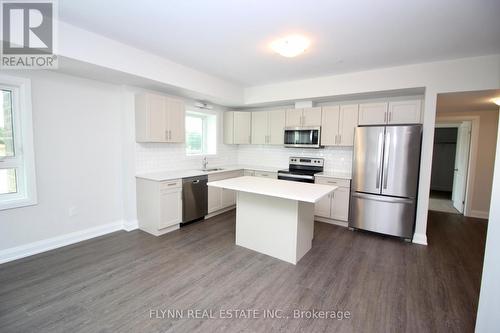 104 - 118 Summersides Boulevard, Pelham, ON - Indoor Photo Showing Kitchen