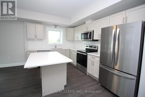 104 - 118 Summersides Boulevard, Pelham, ON - Indoor Photo Showing Kitchen With Upgraded Kitchen