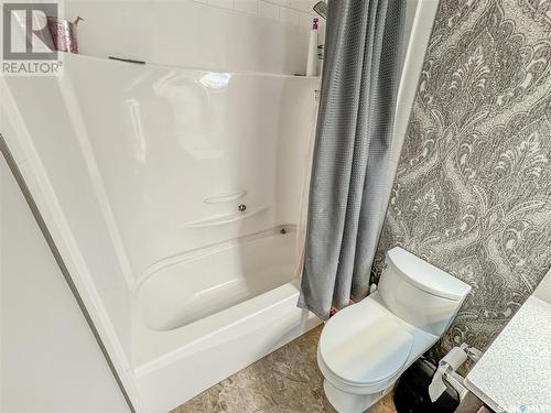 811 Soames Street, Indian Head, SK - Indoor Photo Showing Bathroom