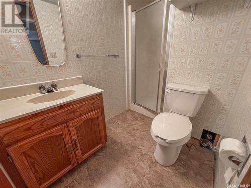 811 Soames Street, Indian Head, SK - Indoor Photo Showing Bathroom