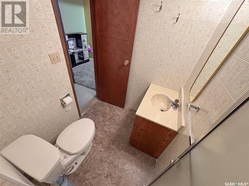 811 Soames Street, Indian Head, SK - Indoor Photo Showing Bathroom