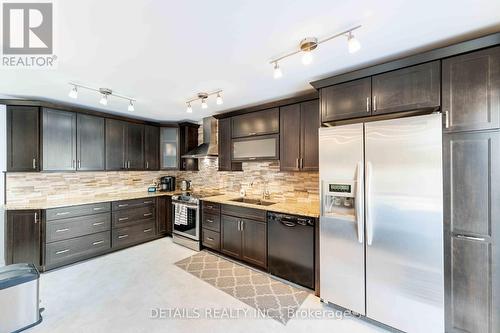 109 Beechfern Drive, Ottawa, ON - Indoor Photo Showing Kitchen With Upgraded Kitchen