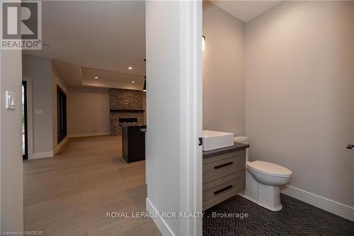 195 Boyd Lake Road, West Grey, ON - Indoor Photo Showing Bathroom