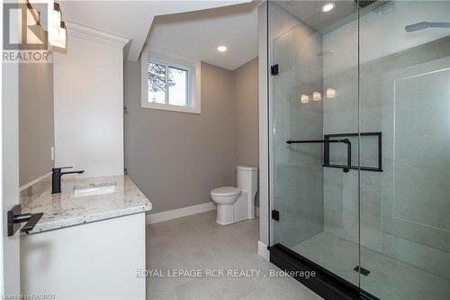 195 Boyd Lake Road, West Grey, ON - Indoor Photo Showing Bathroom