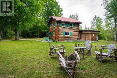 31 Montrose Street, South Bruce Peninsula, ON - Outdoor With Backyard