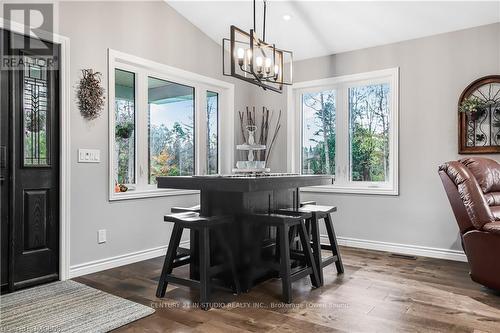 135 Confederation Drive, Chatsworth, ON - Indoor Photo Showing Dining Room