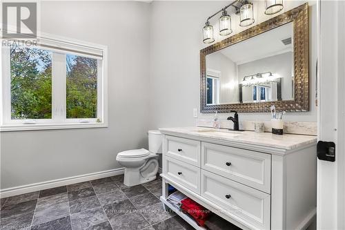 135 Confederation Drive, Chatsworth, ON - Indoor Photo Showing Bathroom