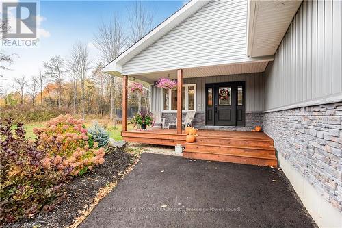 135 Confederation Drive, Chatsworth, ON - Outdoor With Deck Patio Veranda