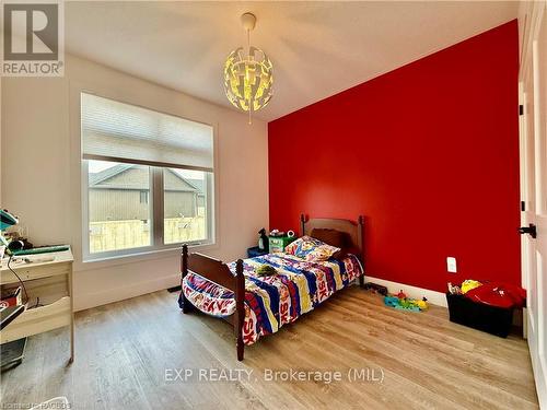 213 Devinwood Ave, Brockton, ON - Indoor Photo Showing Bedroom